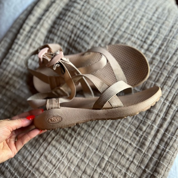 Women’s Pale Pink Chaco’s! - Picture 5 of 5